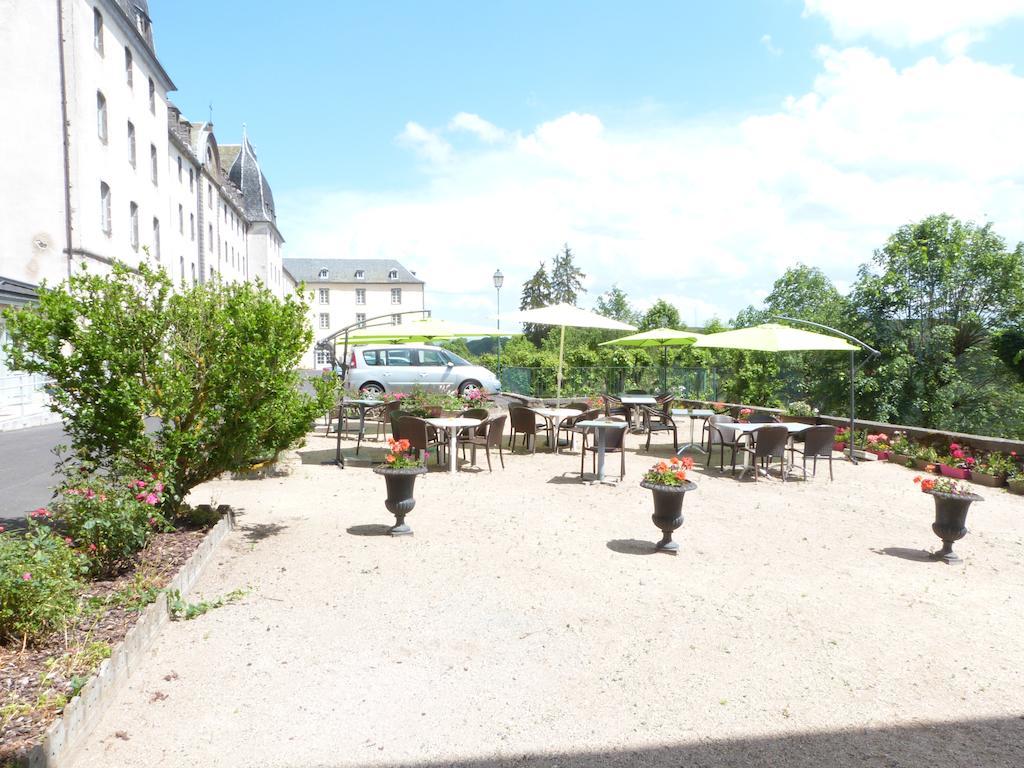 Hotel-Restaurant Les Planchettes Saint-Flour  Εξωτερικό φωτογραφία