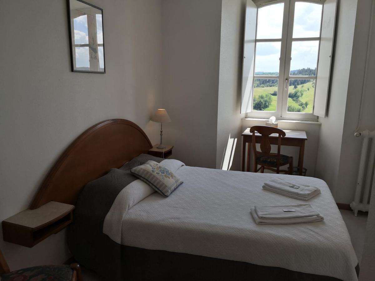 Hotel-Restaurant Les Planchettes Saint-Flour  Εξωτερικό φωτογραφία